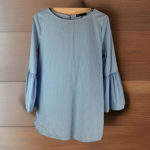 Gibson Women's Bell Sleeves Size Medium Blue Stripe Cotton Blend Size L